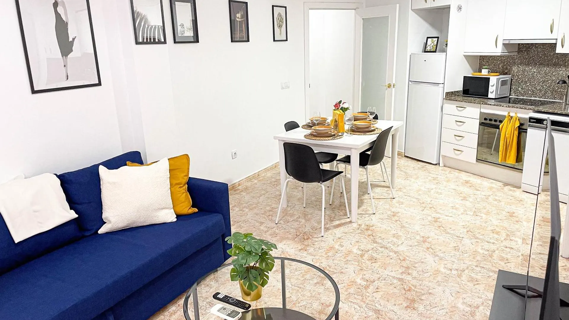 Yellow Apartment Lloret Lloret de Mar 0*,  Spain